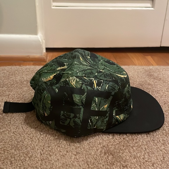 10.Deep Camo SnapBack and Five Panel Hat - Picture 8 of 9